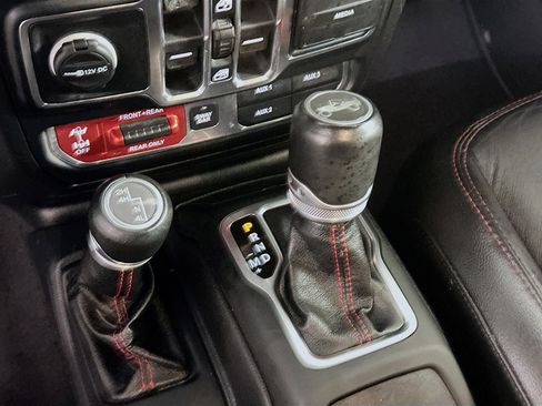 Used 2019 Jeep Wrangler Unlimited Rubicon AWD/4WD image 25
