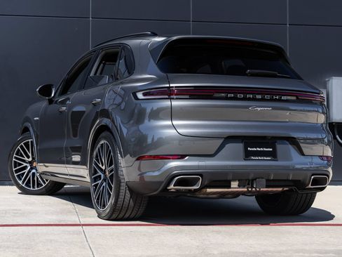Certified 2026 Porsche Cayenne E-Hybrid AWD/4WD image 3