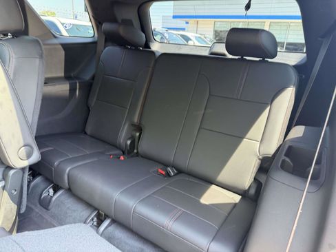Certified 2023 Chevrolet Traverse RS w/ LPO, Floor Liner Package AWD/4WD image 15