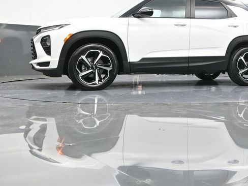 Used 2023 Chevrolet TrailBlazer RS w/ Sun and Liftgate Package image 40