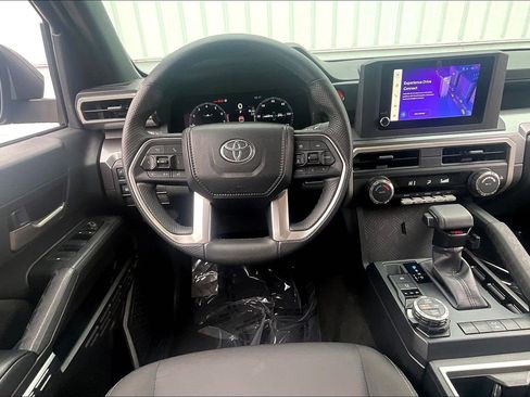 Used 2025 Toyota Tacoma TRD Off-Road image 6