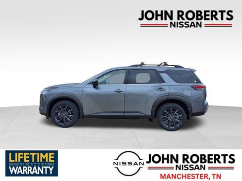 New 2026 Nissan Pathfinder SL image 2