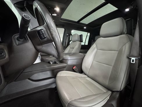 Used 2021 GMC Yukon XL SLT w/ Rear Media and Nav Package image 16