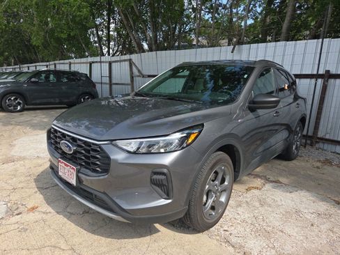 Used 2025 Ford Escape ST-Line AWD/4WD image 1