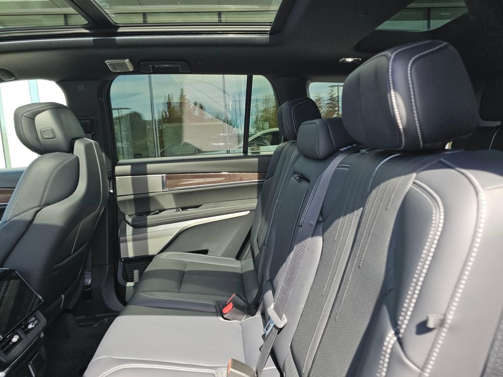 New 2027 Cadillac Vistiq Luxury AWD/4WD image 20