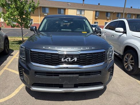 Used 2022 Kia Telluride LX FWD image 1
