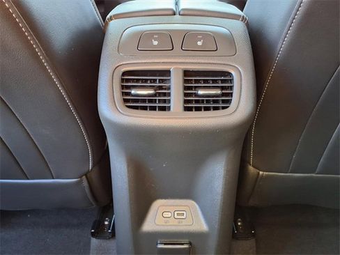 Used 2023 Buick Envision Avenir image 10