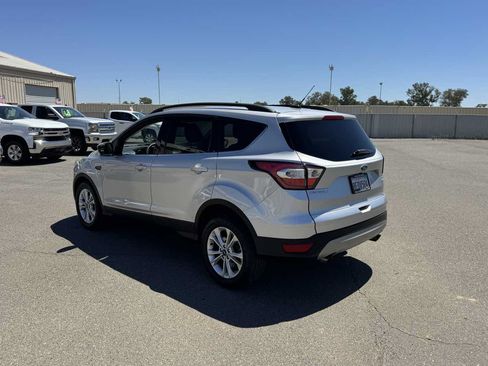 Used 2018 Ford Escape SE FWD image 7
