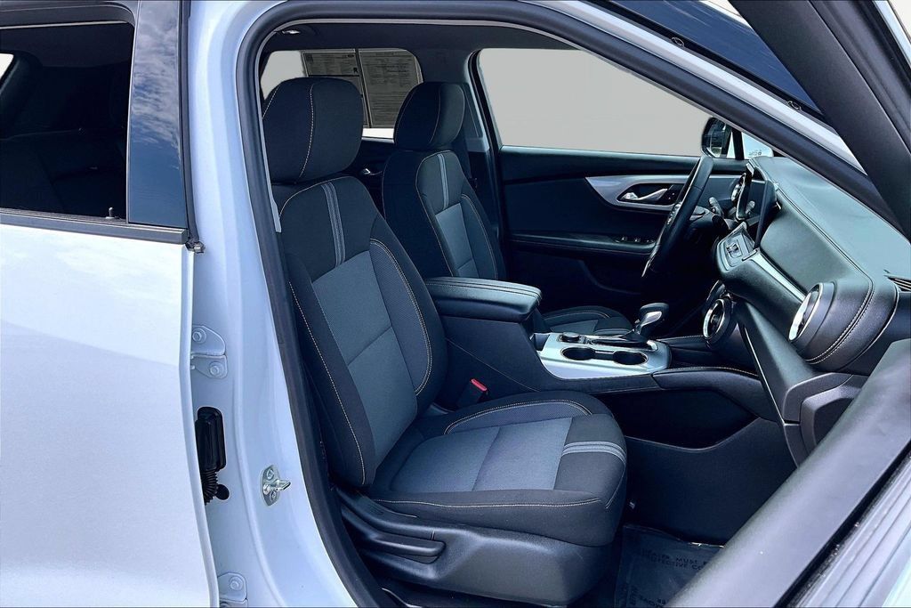 Used 2025 Chevrolet Blazer LT AWD/4WD image 7