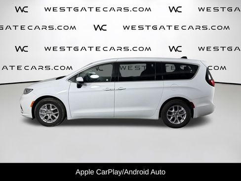 Used 2023 Chrysler Pacifica Touring-L FWD image 5