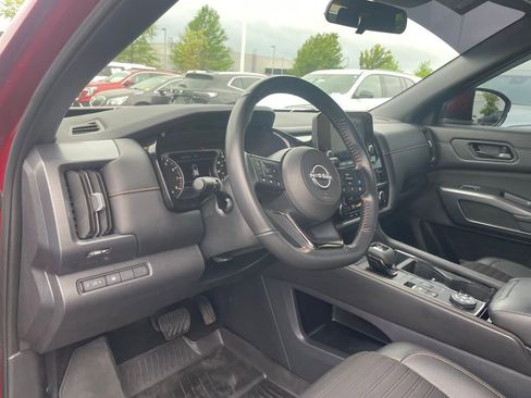 Used 2024 Nissan Pathfinder Rock Creek image 10