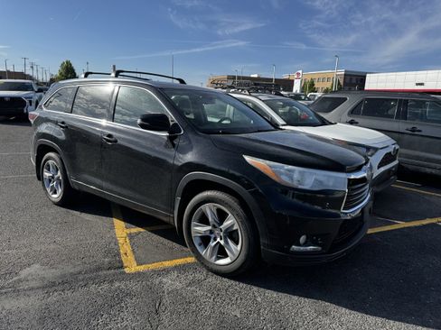 Used 2015 Toyota Highlander Limited w/ Driver Technology Package AWD/4WD image 1