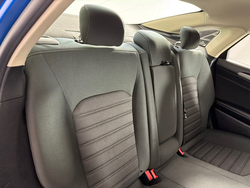 Used 2019 Ford Fusion SE FWD image 20