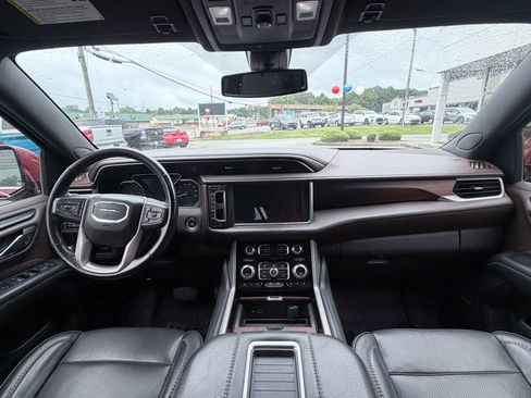 Used 2021 GMC Yukon Denali RWD image 12