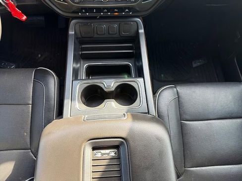 Used 2018 Chevrolet Silverado 1500 High Country image 20