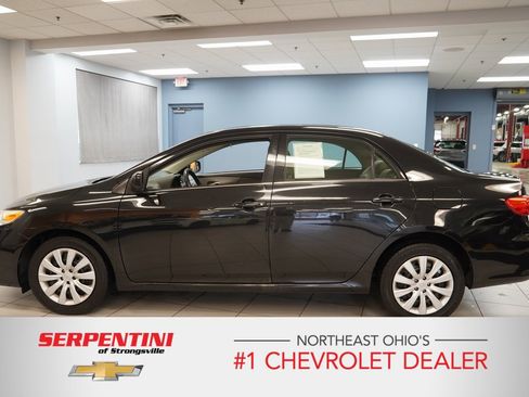 Used 2013 Toyota Corolla LE image 2