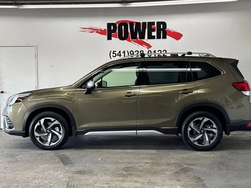 Used 2022 Subaru Forester Touring image 6