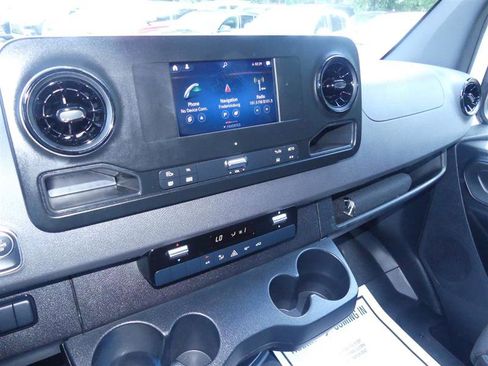 Used 2024 Mercedes-Benz Sprinter 2500 image 15