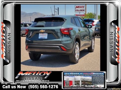 Used 2025 Chevrolet Trax LS FWD image 4