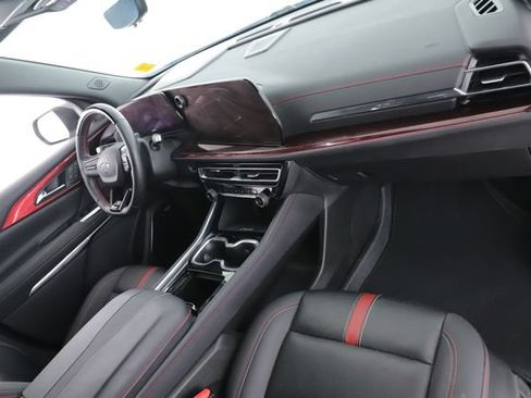 Used 2025 Chevrolet Traverse RS w/ LPO, Floor Liner Package AWD/4WD image 33