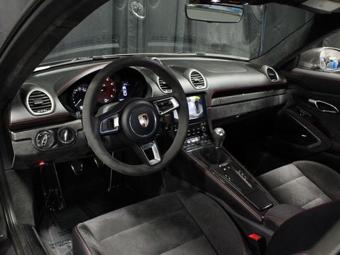 Certified 2018 Porsche 718 Cayman GTS RWD image 4