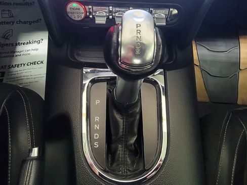 Used 2017 Ford Mustang Premium image 18
