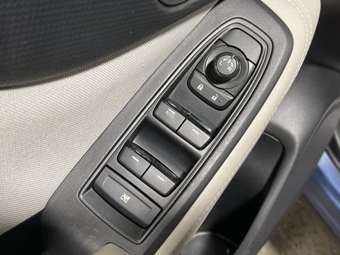 Used 2022 Subaru Forester Base image 8