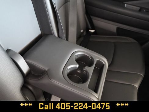 Used 2025 Nissan Pathfinder SL AWD/4WD image 24
