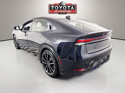 Used 2023 Toyota Prius XLE image 5