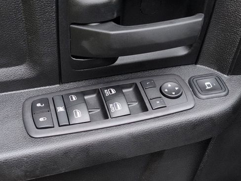 Used 2024 RAM 3500 Tradesman w/ Chrome Appearance Group AWD/4WD image 16