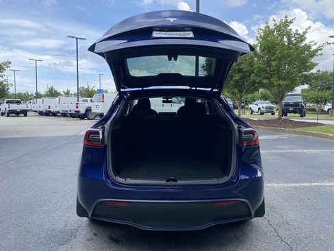 Used 2023 Tesla Model Y Long Range AWD/4WD image 12