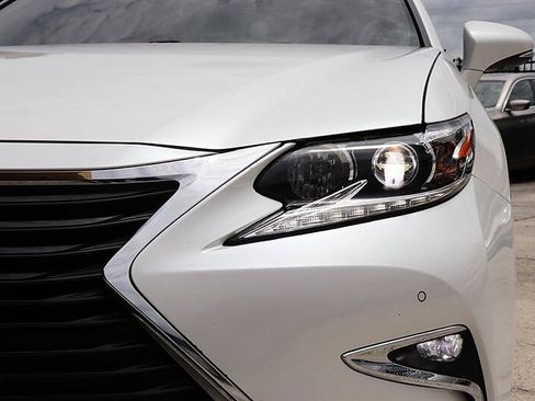 Used 2017 Lexus ES 350 w/ Premium Package FWD image 47