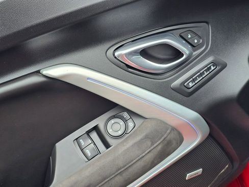 Used 2017 Chevrolet Camaro SS image 16