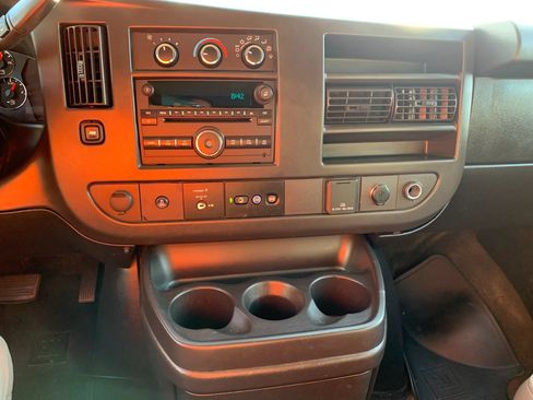 Used 2017 Chevrolet Express 3500 LT w/ LT Preferred Equipment Group RWD image 15