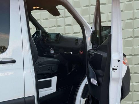 Used 2020 Mercedes-Benz Sprinter 3500 image 12