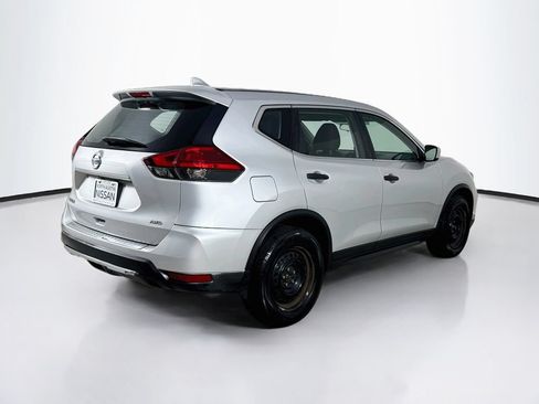 Used 2017 Nissan Rogue S AWD/4WD image 5