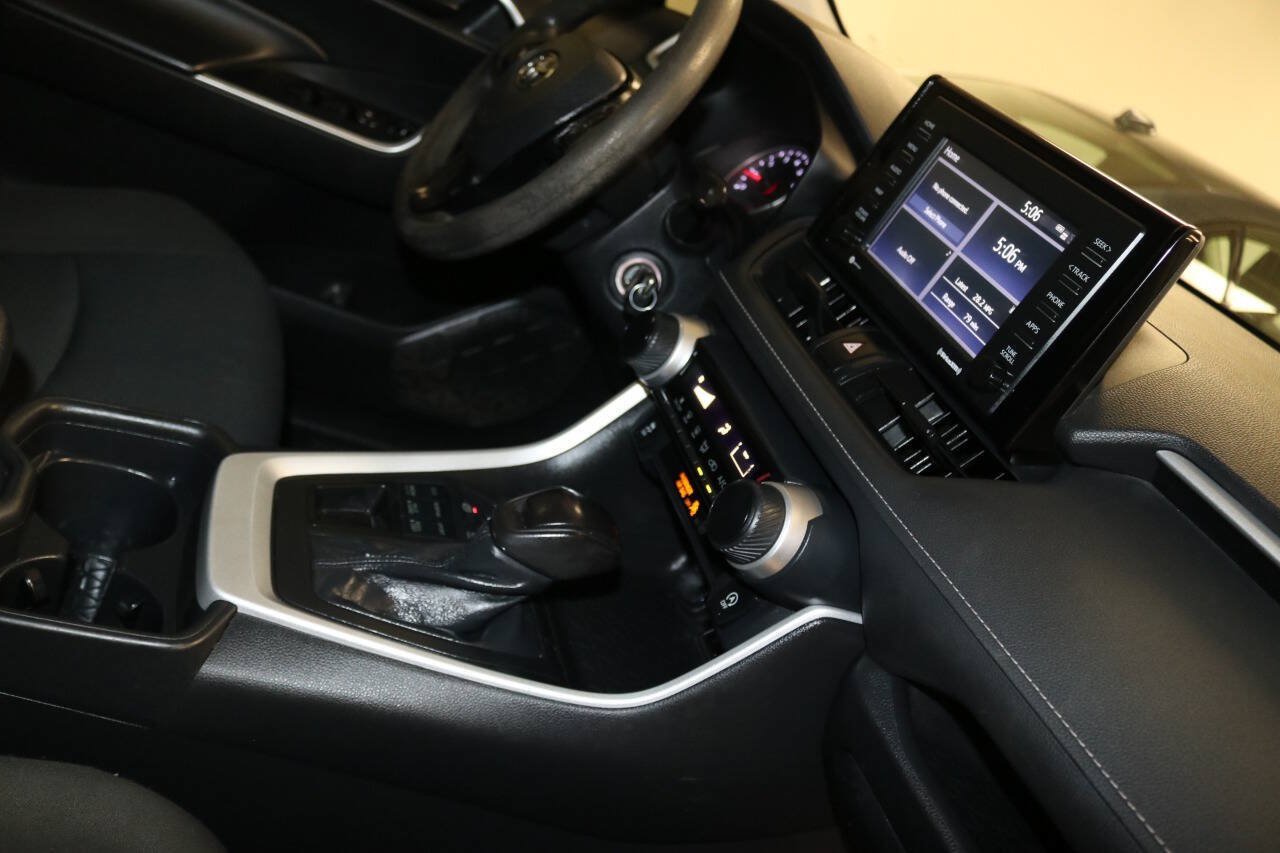 Used 2020 Toyota RAV4 LE w/ Carpet Mat Package AWD/4WD image 49