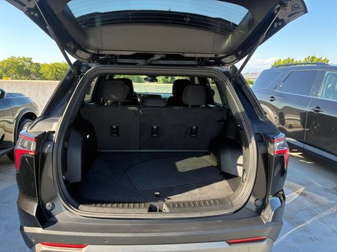 Used 2025 Chevrolet Equinox LT FWD image 30