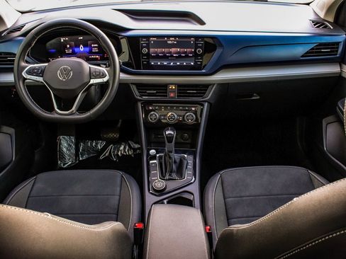 Used 2024 Volkswagen Taos SE w/ Panoramic Sunroof Package image 37