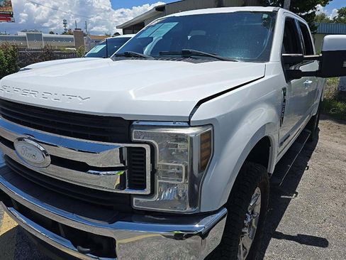 Used 2018 Ford F250 XLT AWD/4WD image 4