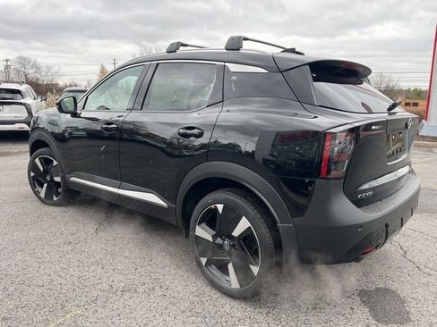 New 2026 Nissan Kicks SR w/ Cold Weather Package image 5