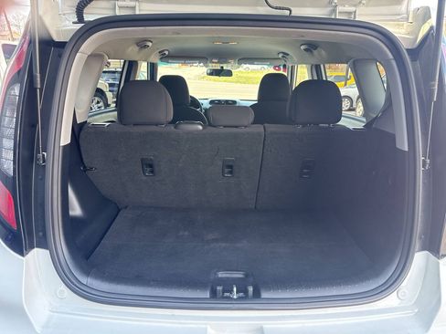 Used 2018 Kia Soul FWD image 19