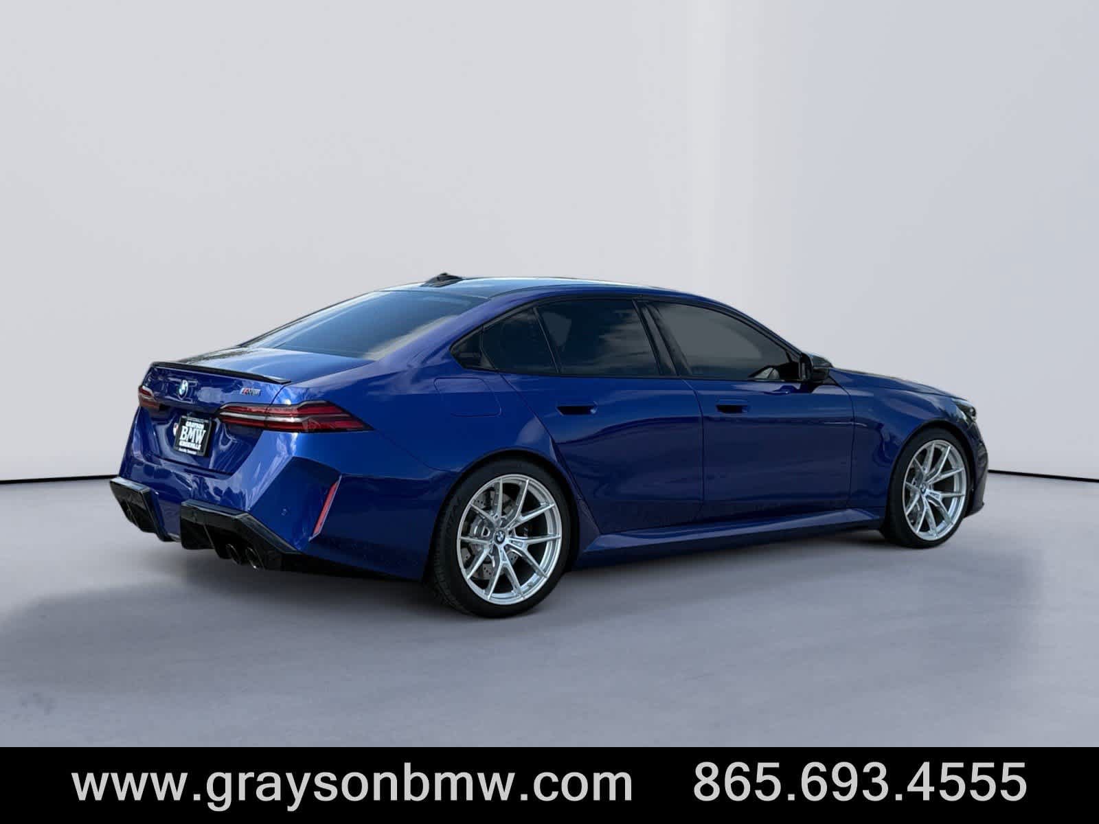 Used 2025 BMW M5 w/ Carbon Package AWD/4WD image 3