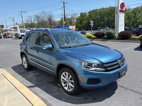 Used 2017 Volkswagen Tiguan Wolfsburg Edition FWD image 2