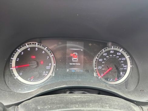 Used 2020 Toyota Highlander LE AWD/4WD image 8