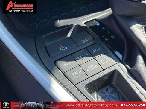 Used 2022 Toyota RAV4 XLE w/ Convenience Package AWD/4WD image 37