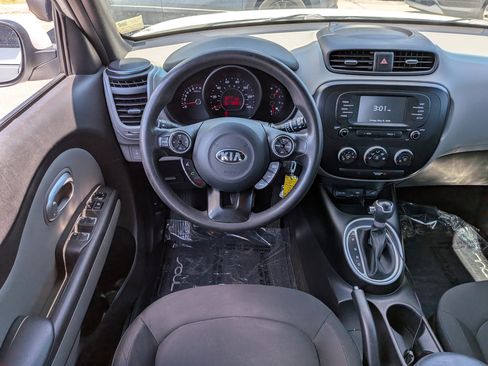 Used 2019 Kia Soul FWD image 16