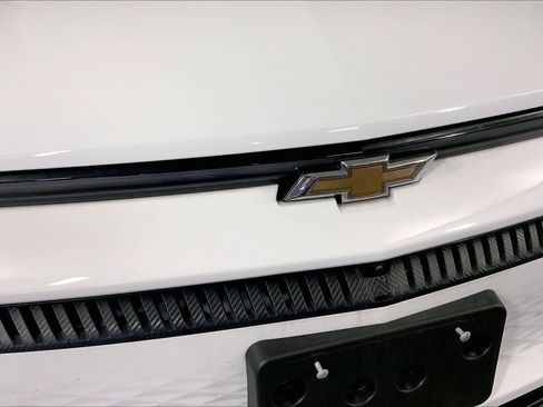 Used 2025 Chevrolet Equinox EV LT image 28