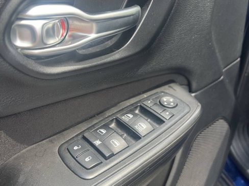 Used 2014 Jeep Cherokee Latitude FWD image 13