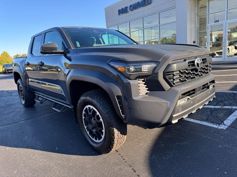 Used 2024 Toyota Tacoma TRD Off-Road w/ TRD Off Road Premium Package AWD/4WD image 2